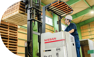 仕事をしている従業員の写真